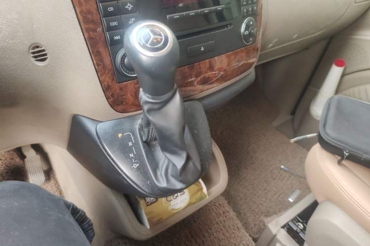 Used Mercedes-Benz Viano 2010 2.5L Prestige Edition Gear Lever
