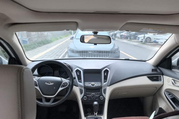 Used Chery Arrizo 7 2015 1.6L CVT ZhiXiang Edition Center Console