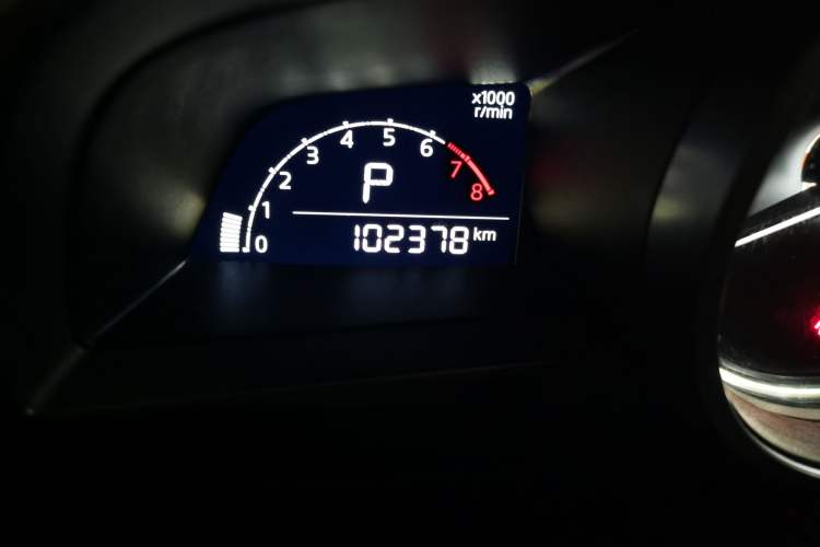 Used Mazda 3 Axela 2017 Sedan 1.5L Automatic Comfort Model Emission Standard China V Odometer Close Up