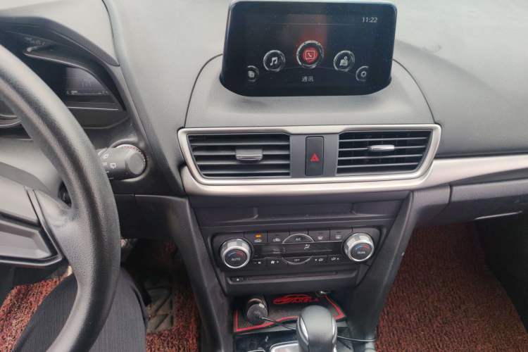 Used Mazda 3 Axela 2017 Hatchback 1.5L Automatic Luxury Model Emission Standard China V