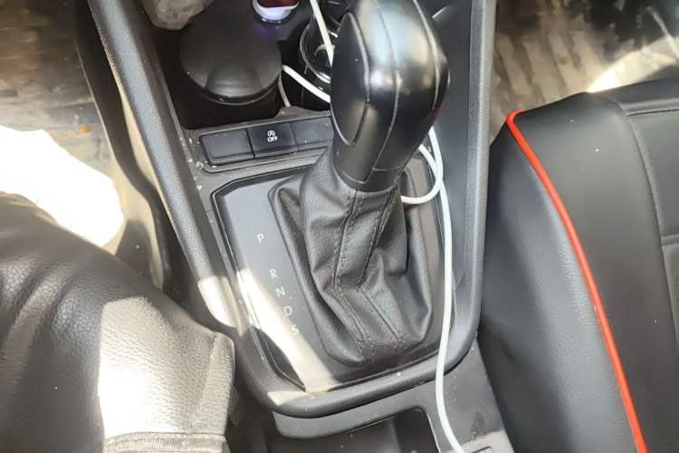 Used Volkswagen Santana 2021 1.5L Automatic Fashion Edition Gear Lever