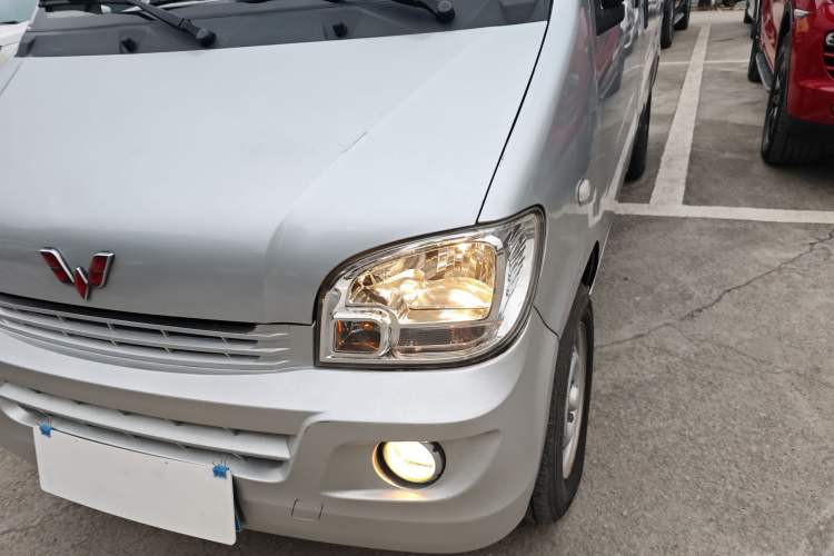 Used Wuling Zhiguang 2015 1.2L Practical LS-I Model