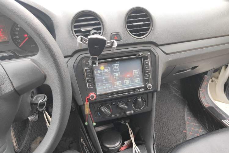 Used Volkswagen Jetta 2013 1.6L Manual Fashion Edition
