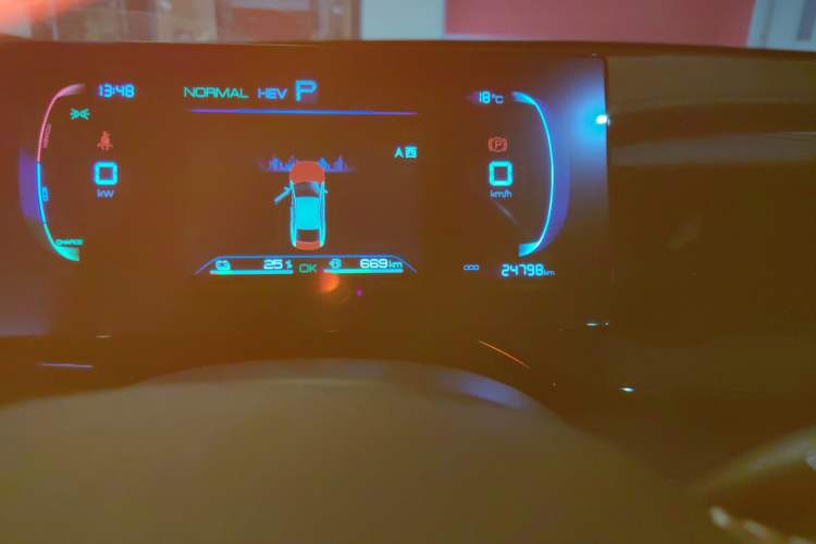 Used BYD Qin PLUS 2024 HONOR Edition DM-i 55KM Leading Model Odometer Close Up