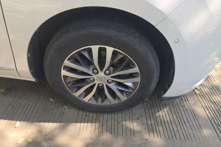 Used Buick GL8 2017 ES 28T Flagship Model China V Standard Right Front Wheel Hub