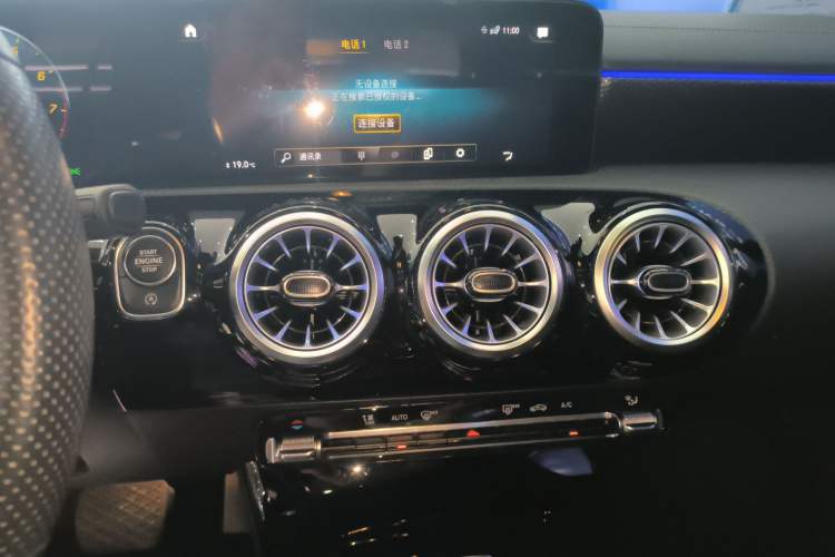 Used Mercedes-Benz A-Class 2022 Second Facelift A 200 L Sport Sedan Fashion Version
