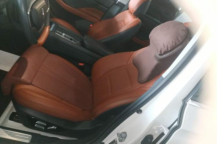 Used Lincoln Z 2022 iEnjoy Luxury Edition Left Front Seat