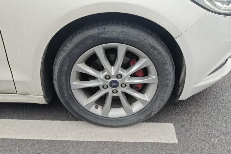 Used Ford Mondeo 2017 EcoBoost 180 Stylish Model Right Front Wheel Hub