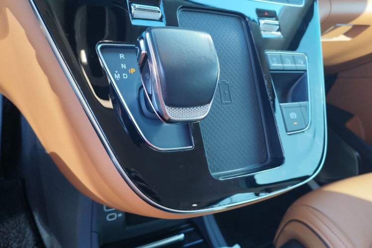 Used Hongqi HQ9 2023 2.0T Smart Connect Flagship Edition
