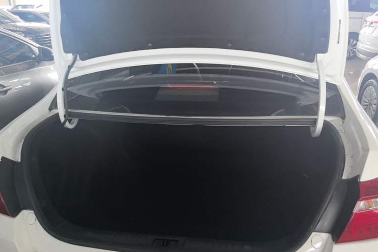 Used Geely Auto Vision 2019 Upgraded Model 1.5L Manual Luxury Version China VI Standard

