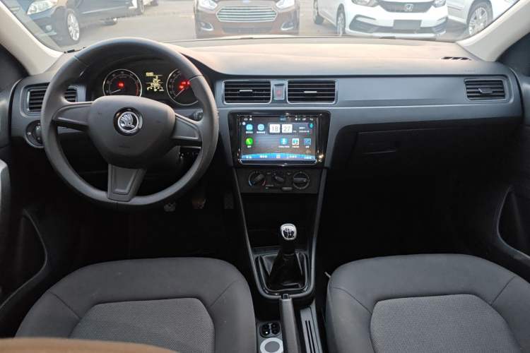 Used Skoda Rapid Spaceback 2016 Revised Version 1.4L Manual Front-Drive Edition
