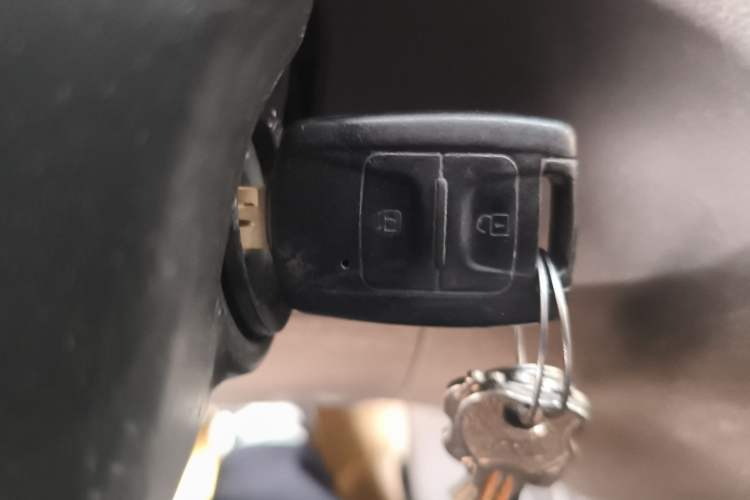 Used Wuling Rongguang V 2019 1.5L Standard Version China VI LAR Vehicle Key