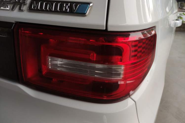 Used Wuling Hongguang MINIEV 2021 Macaron Fashion Model Lithium Iron Phosphate Right Rear Taillight
