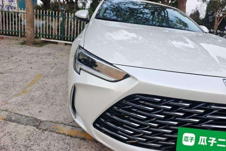 Used Buick Regal 2024 25T Deluxe Edition Right Front Headlight