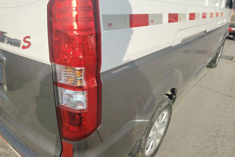 Used Jinbei New Hiace S 2023 1.5L Wealth Edition Van 2/5-Seater Non-Air-Conditioned Version SWC15M