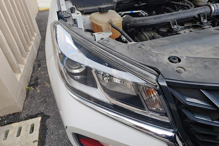 Used Dongfeng Fengon 500 2022 1.5L CVT Enjoyment Version Right Front Headlight