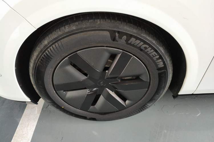 Used Li Auto MEGA 2024 Ultra Model Left Front Wheel Hub