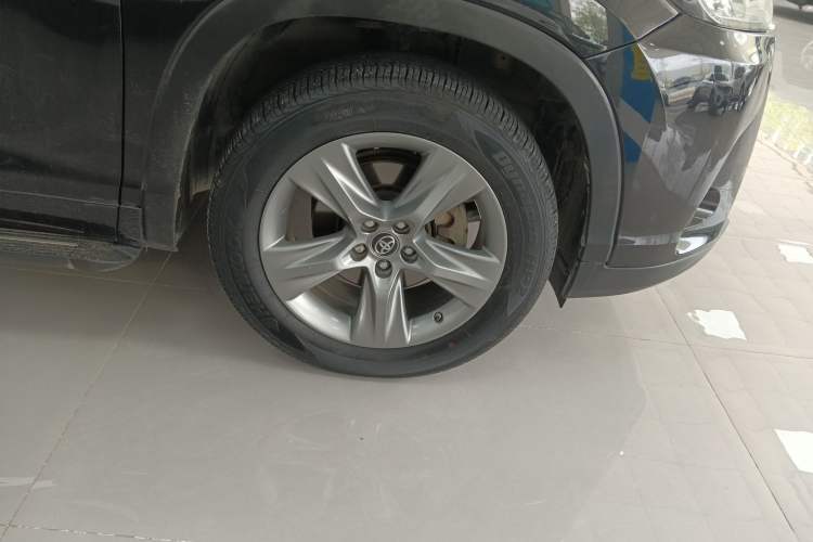 Used Toyota Highlander 2018 2.0T Four-Wheel Drive Luxury Edition 7 Seats China V Emission Standard