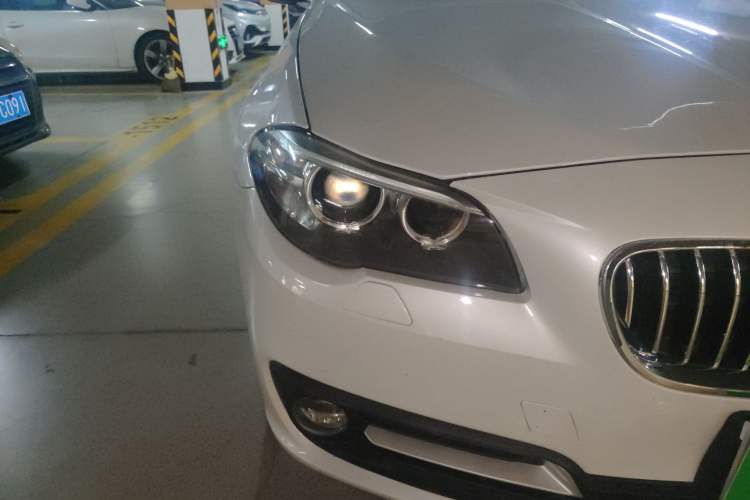 Used BMW 5 Series 2014 528Li Leading Model
