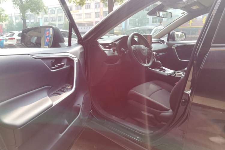 Used Toyota RAV4 2024 2.0L CVT Two-Wheel Drive Urban Edition
