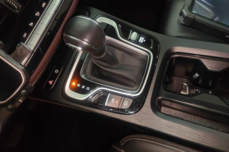 Used GAC Trumpchi M6 2021 270T DCT Elite Edition (7-seater) Gear Lever