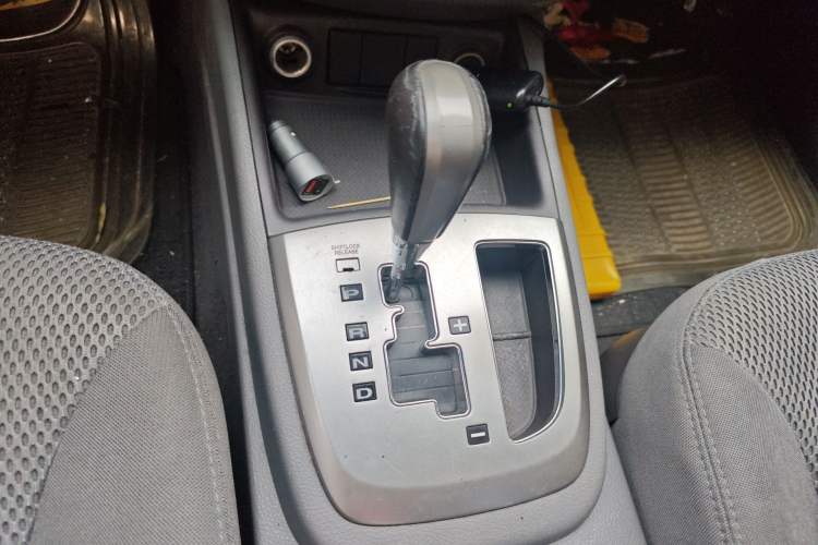 Used Hyundai Santa Fe Classic 2011 2.4 Comfort Edition 7-Seater Two-Wheel Drive