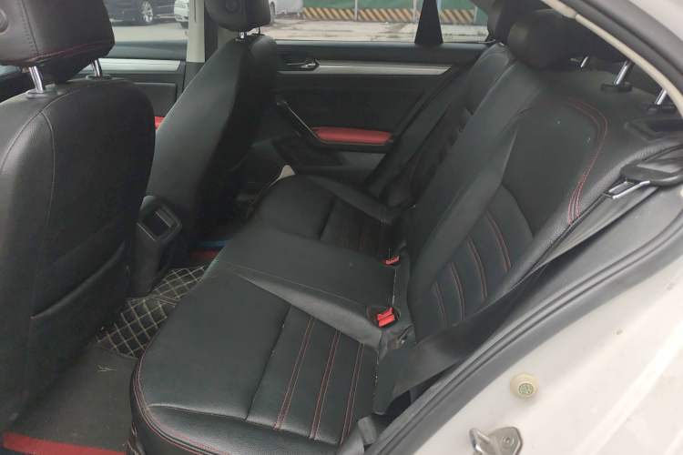 Used Volkswagen Lamando 2015 230TSI DSG Fashion Edition Left Rear Seat