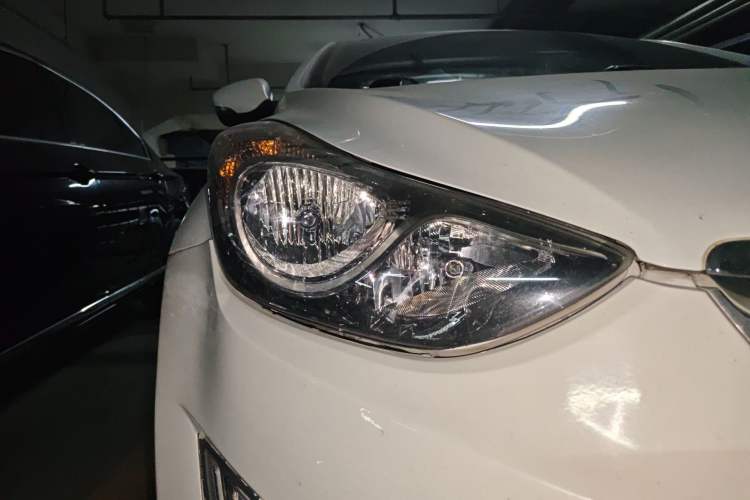 Used Hyundai Elantra (5th Generation / Langdong) 2013 1.6L Automatic Leading Model Right Front Headlight
