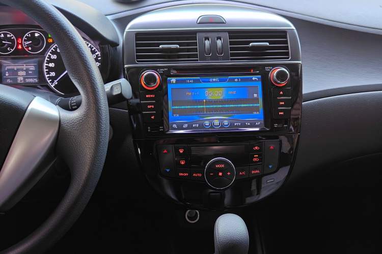 Used Nissan Tiida 2014 1.6L CVT Smart Model