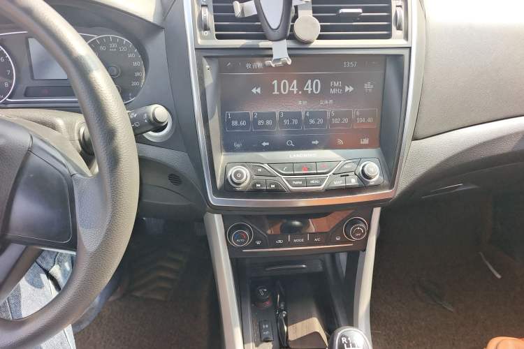 Used Land X5 2016 Plus 1.5T Manual Enjoyment Edition
