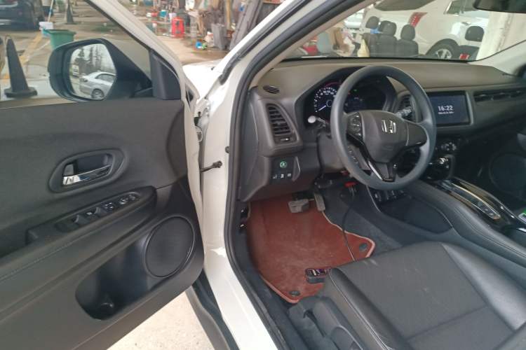 Used Honda Vezel 2020 1.5L CVT Pioneer Edition
