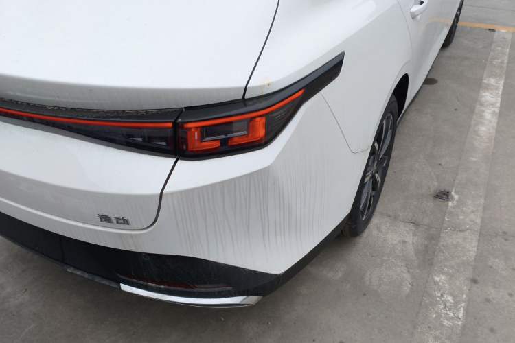 Used CHANGAN Eado 2025 Blue Whale 1.5T 500Bar Prestige Model
