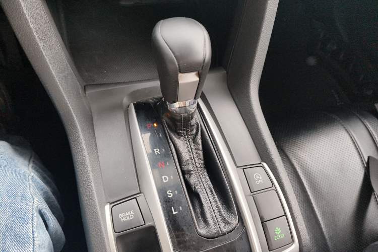 Used Honda Civic 2016 220TURBO CVT Luxury Edition
