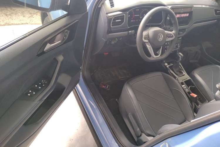 Used Volkswagen Tharu 2025 NewRui 300TSI Prestige Edition
