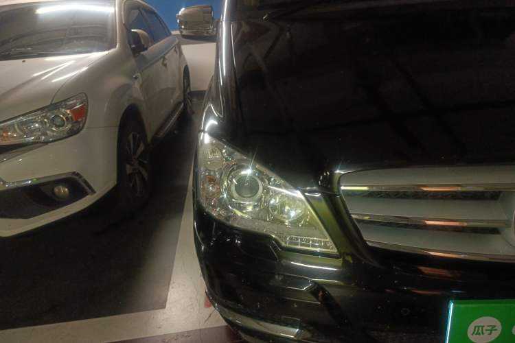 Used Mercedes-Benz Viano 2013 3.0L Hospitality Edition
