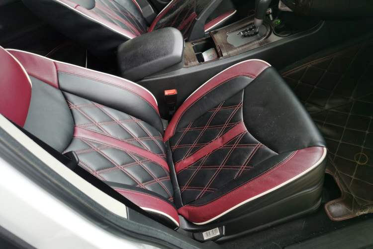 Used Roewe W5 2014 1.8T 2WD Automatic Tharu Special Edition
