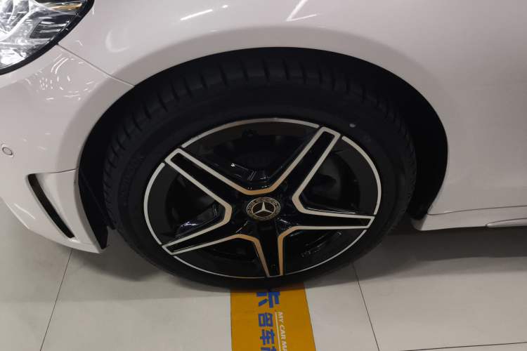 Used Mercedes-Benz C-Class 2021 C 260 L Sport Edition Star Collection Left Front Wheel Hub