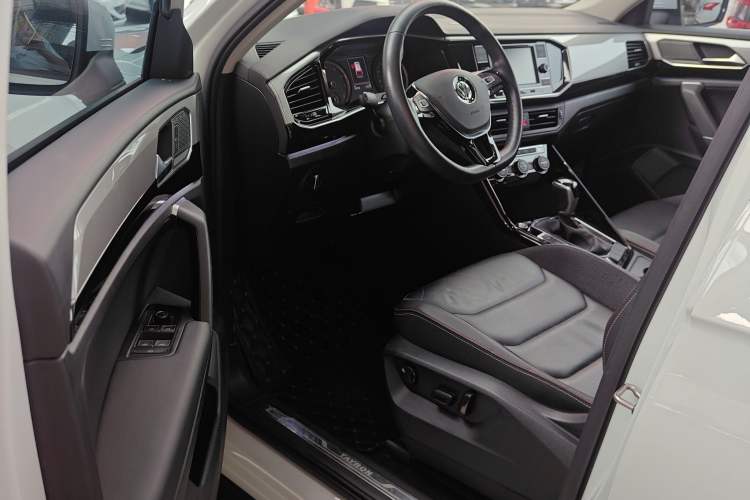 Used Volkswagen Tayron 2019 330TSI Two-Wheel Drive Luxury Model China VI Standard
