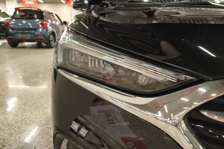 Used Buick LaCrosse 2021 652T Premium Edition Right Front Headlight