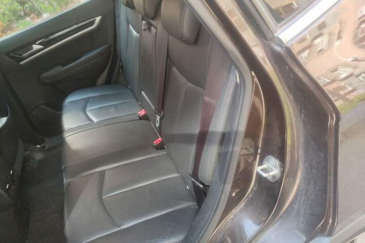 Used Dongfeng Aeolus AX7 2015 2.0L Automatic Zhiyi Trim