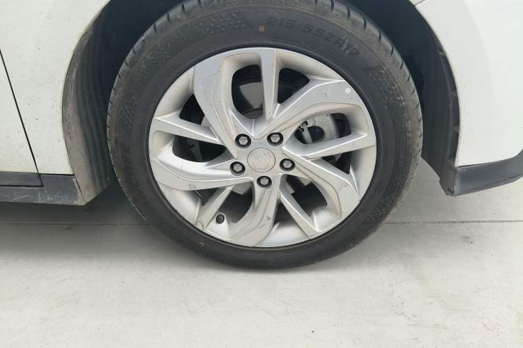 Used Buick Velite 6 2022 Connected & Shared PLUS Right Front Wheel Hub