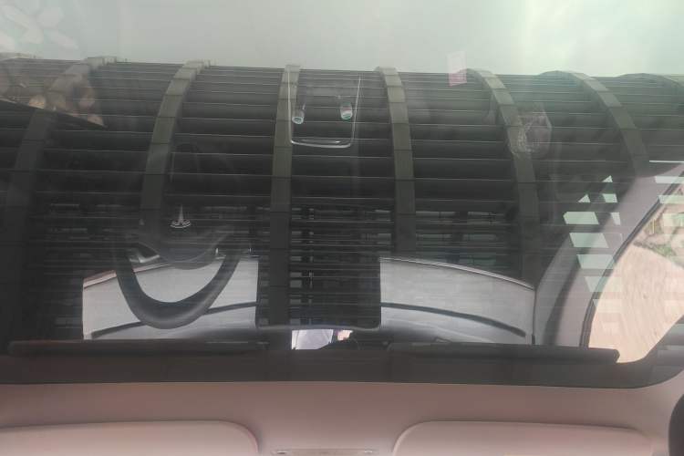 Used Tesla Model Y 2024 Rear-Wheel-Drive Version Headliner