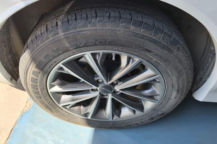 Used JETOUR X70 2020 1.5T DCT Comfort Edition 5-seater