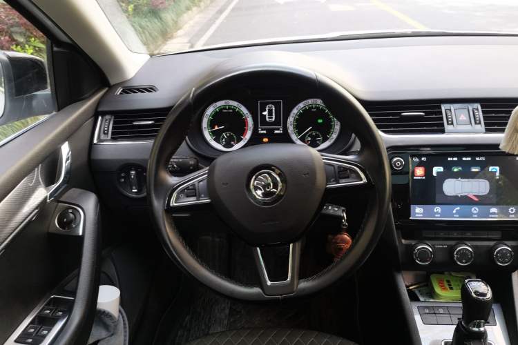 Used Skoda Octavia 2018 Station Wagon TSI230 DSG Luxury Edition Steering Wheel