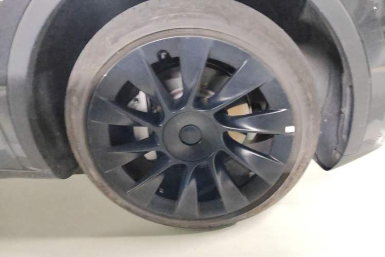 Used Tesla Model Y 2024 Long-Range All-Wheel-Drive Version