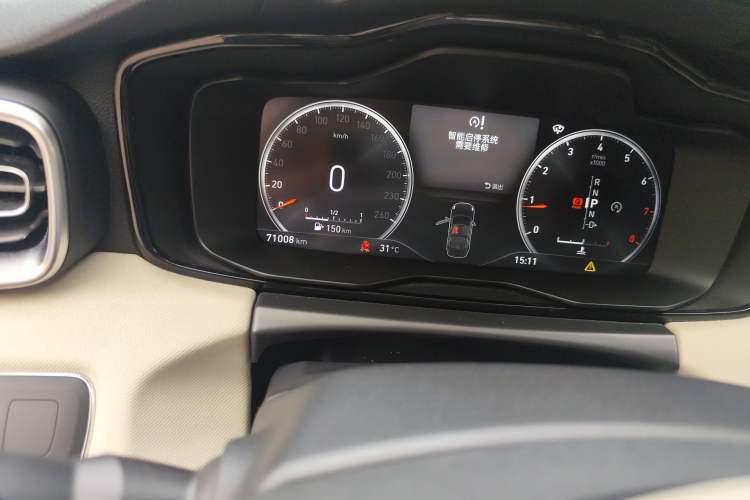 Used Lynk & Co 01 2017 2.0T Two-Wheel Drive Zhaopu Version Odometer Close Up