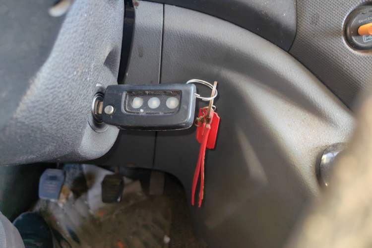 Used Foton Toano 2022 2.8T Manual Jixiang Van Long Wheelbase Ultra-High Roof Rear Dual Tires 3-Seater F2.8NS6B177L
