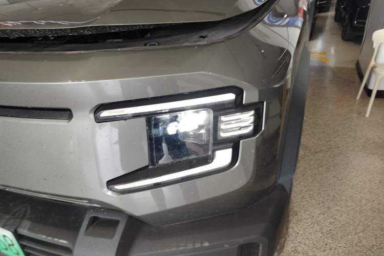 Used Deepal G318 2024 Four-Wheel-Drive Air Suspension Model