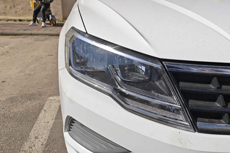 Used Volkswagen Jetta 2019 Dream Edition 1.5L Manual Fashion Version Right Front Headlight