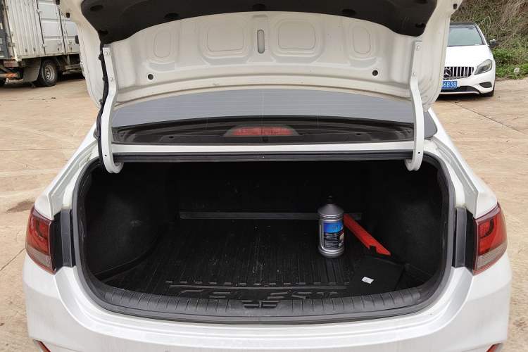 Used Hyundai Celesta 2018 1.6L Automatic GL Enjoyment Version China V Standard